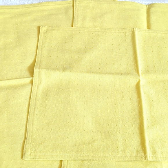 YELLOW Placemats by Sur La Table - Picture 4 of 7